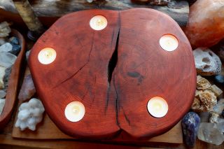 Novinka v eshopu💛 Akátové svícny Akát je symbolem harmonie a vnitřní rovnováhy. Uklidňuje mysl, naplňuje srdce vděčností a...